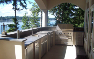 A Fully Equipped Outdoor Kitchen Ready for the Summer!
